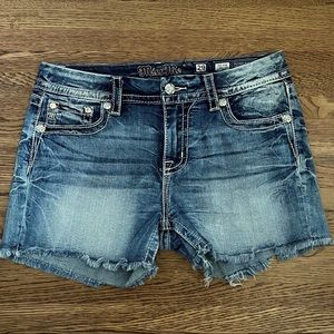 Miss Me Mid Rise Easy Short Jean Shorts Cutoff Stars Studs Size 29